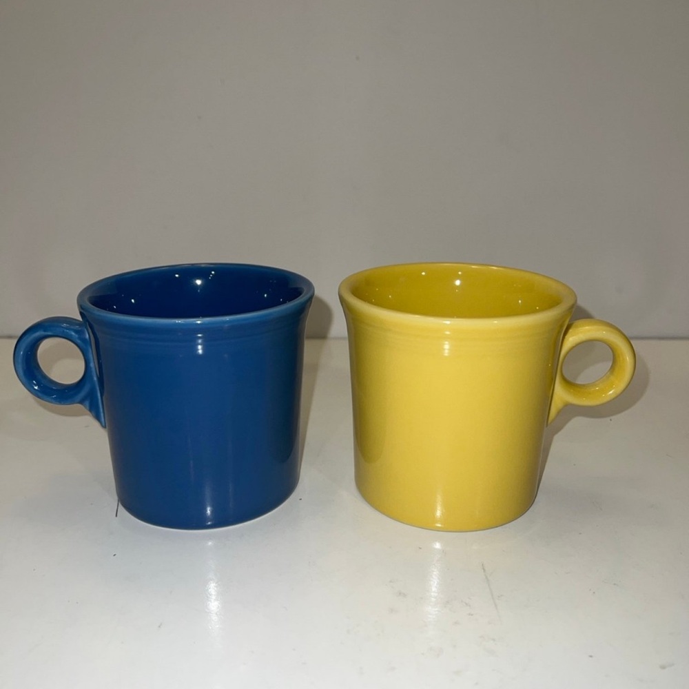 LOT 2 VINTAGE FIESTA O RING MUGS YELLOW AND BLUE FIESTAWARE